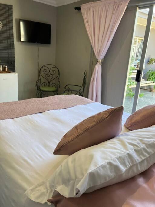 Stellies Accommodation - Room 2 Keetmanshoop Exterior photo