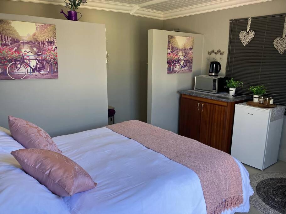 Stellies Accommodation - Room 2 Keetmanshoop Exterior photo